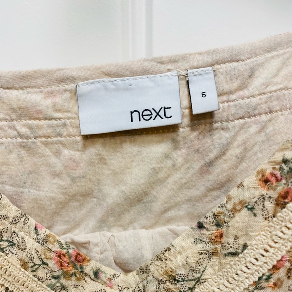 Floral Summer Boheme Strap Top with Pockets - Picture 5 of 5